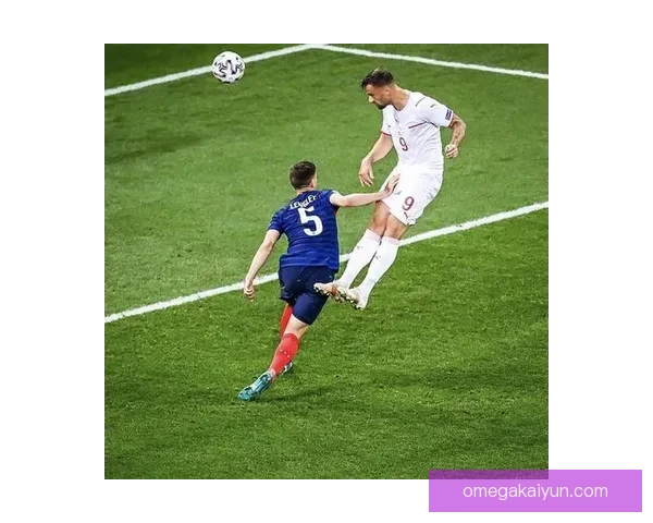 Griezmann 欧洲杯历史表现回顾，展现出色竞技状态与技术实力